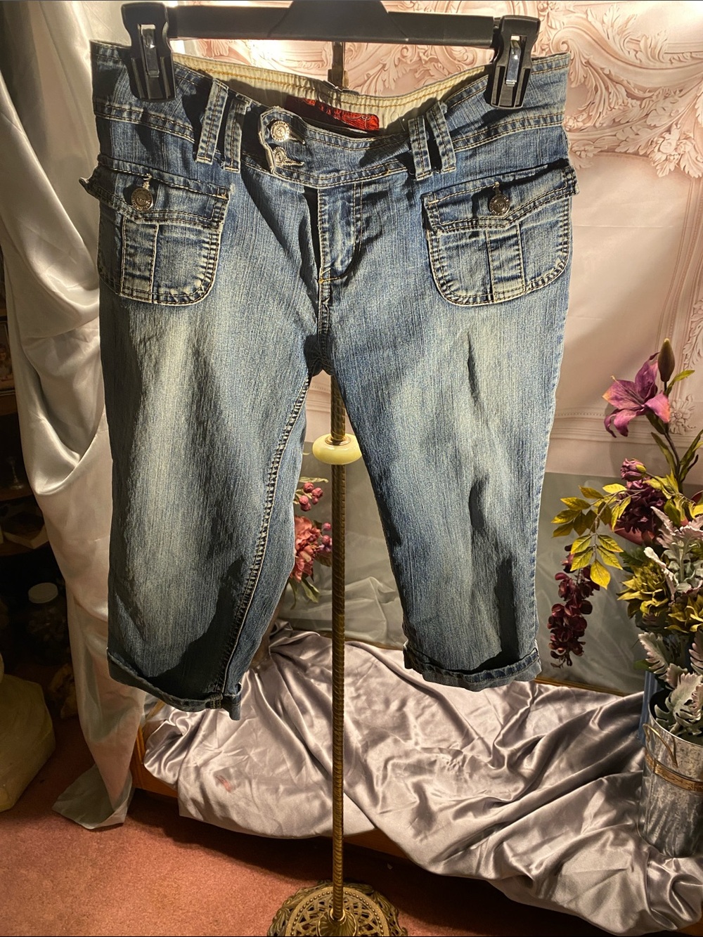YMI Mid-Rise Cropped Denim Jeans in Light Blue